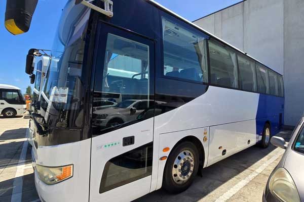 41–Seater-Tour-Coach 41--Seater-Tour-Coach